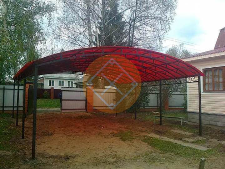 красный арочный навес для дачи