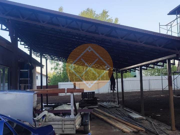 металлический навес для трех и более автомобилей