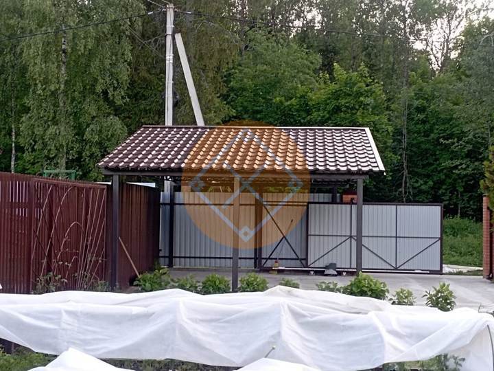 двускатный навес из металлочерепицы