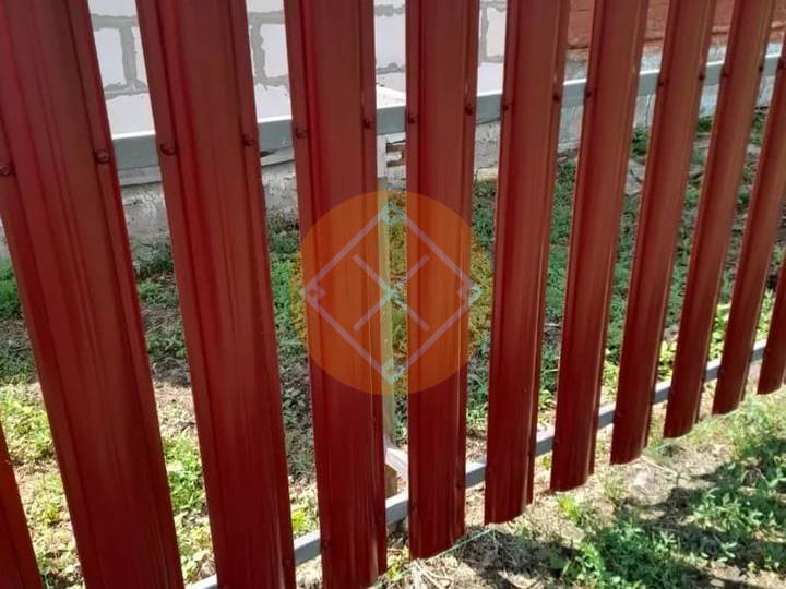 недорогой забор из евроштакетника