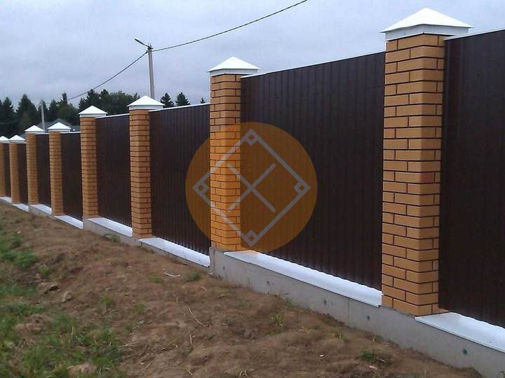 забор лесенокй из профнастила