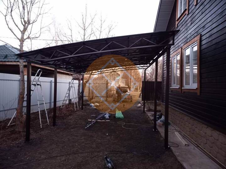 навес с полуарочной крышей