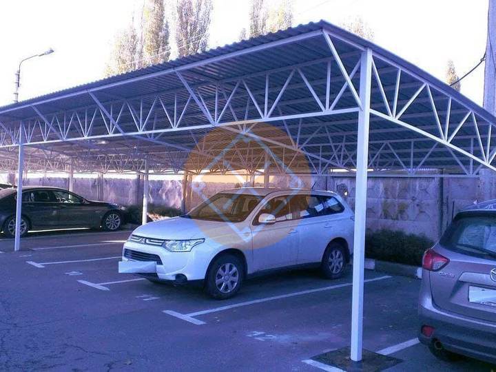 навес из стали с профлистом для укрытия множества авто