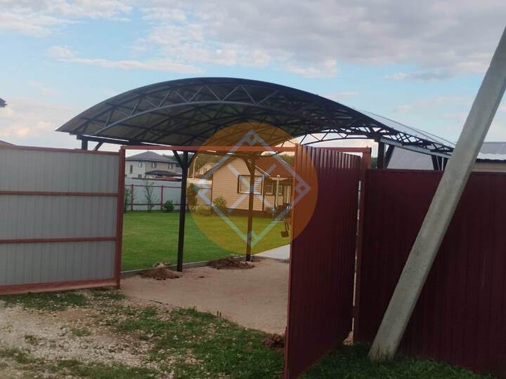автонавес арочного типа для загородного дома