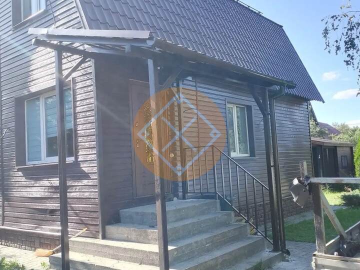 стальной навес для крыльца дома