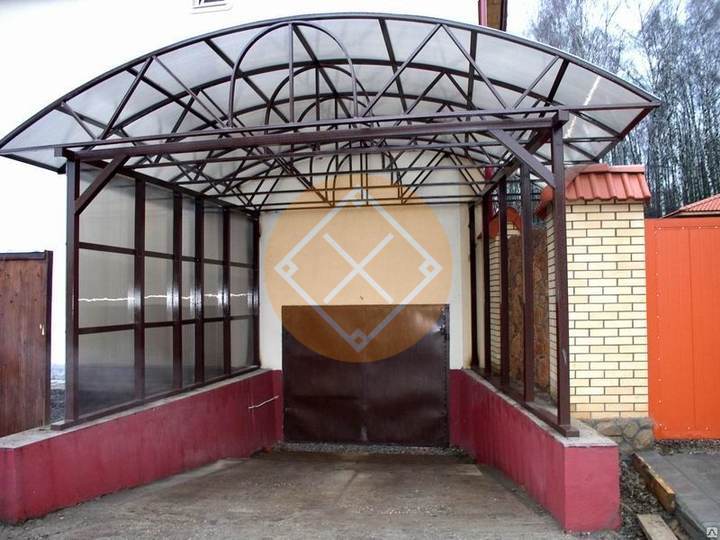 арочный навес к дому