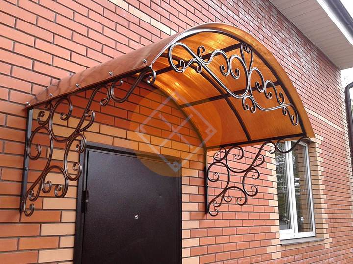кованый козырек из поликарбоната