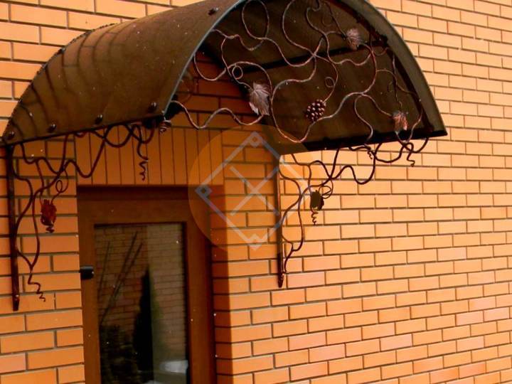 кованый арочный козырек