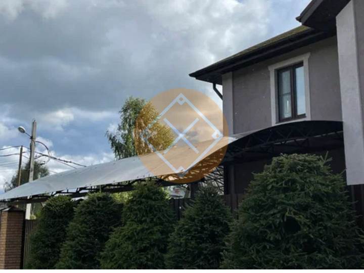 арочный навес с поликарбонатом