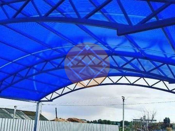 навес с арочной крышей из поликарбоната