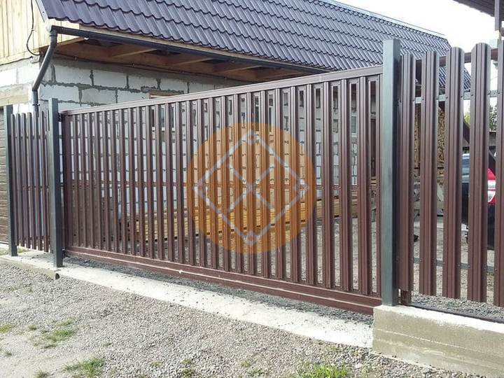 откатные ворота с евроштакетником и автоматикой