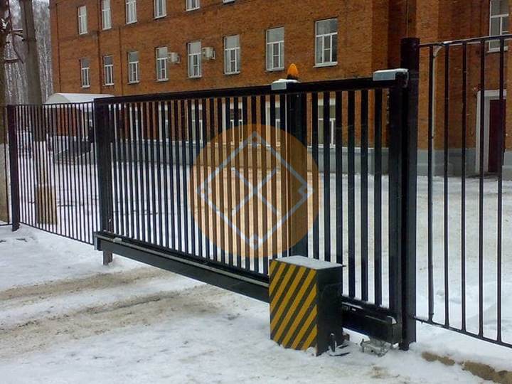 откатные решетчатые ворота
