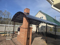арочный навес для загородного дома