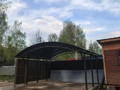 навес арочного типа с усилением ригеля. кровля из сотового поликарбоната